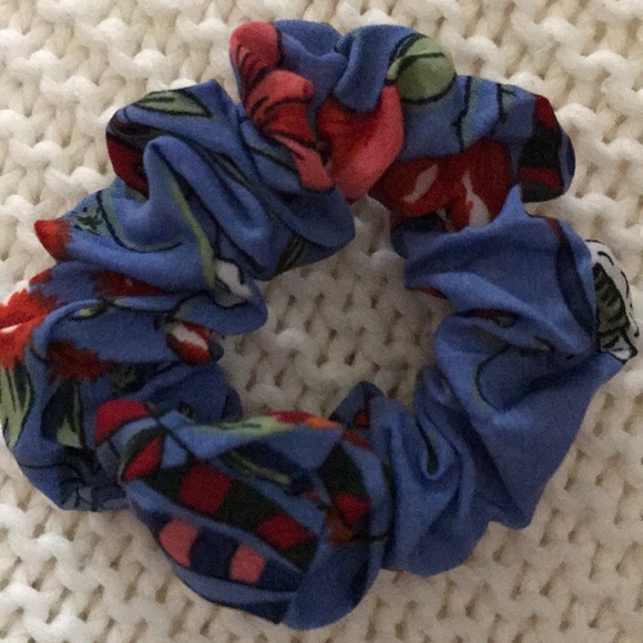 5 NWOT Scrunchies - Picture 13 of 15